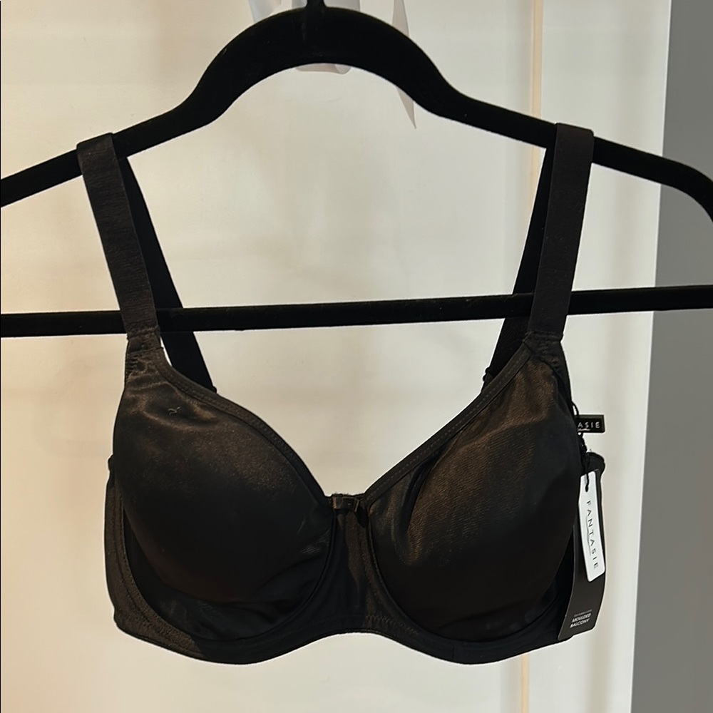 Classic Black Underwire Bra with Adjustable Straps